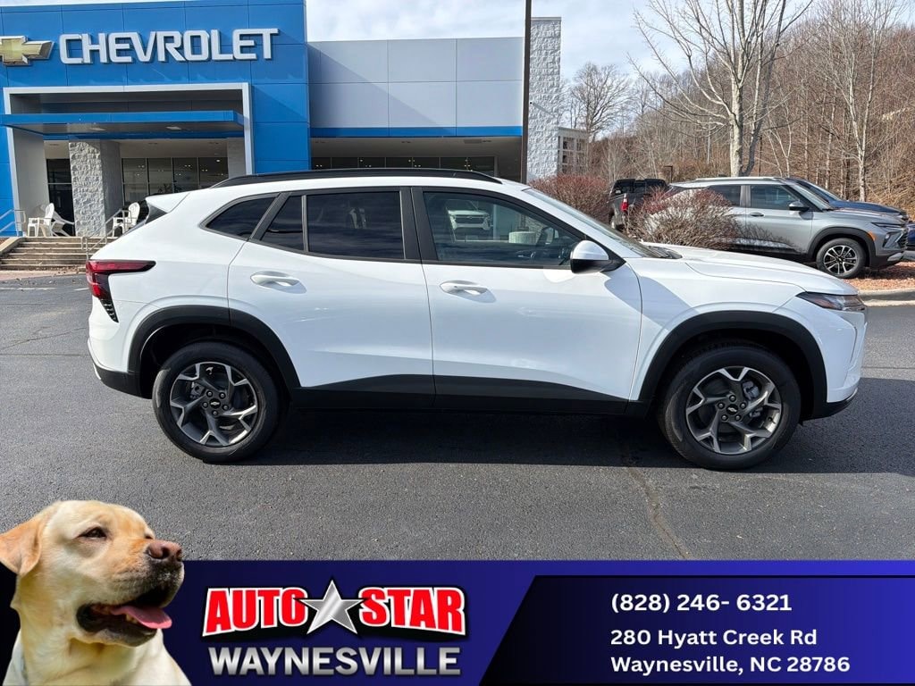 New 2025 Chevrolet Trax LT SUV