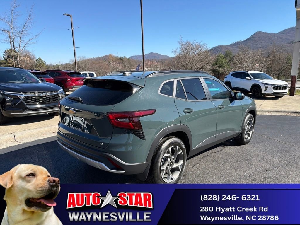 New 2025 Chevrolet Trax LT SUV