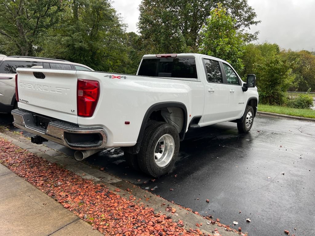 2026 Chevrolet Silverado 3500HD LT photo 2