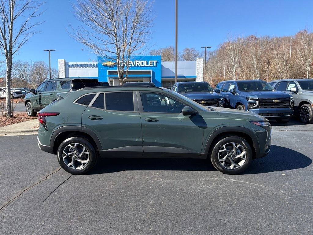 New 2025 Chevrolet Trax LT SUV