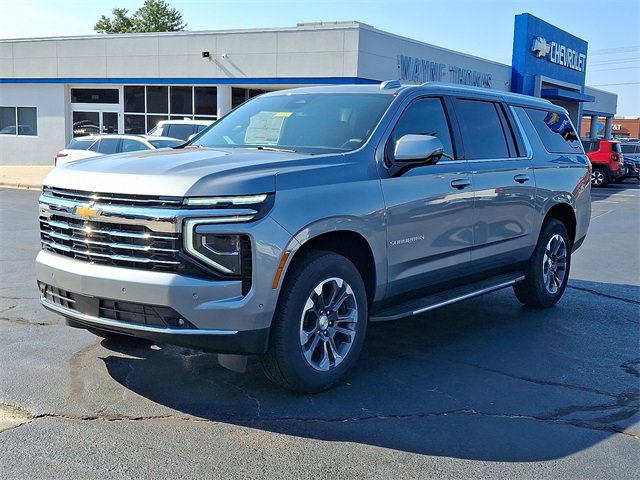 2026 Chevrolet Suburban LT photo 4