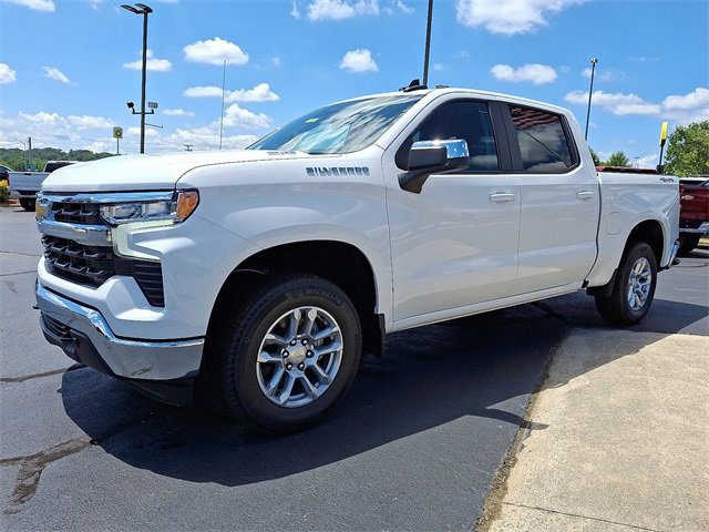 2025 Chevrolet Silverado 1500 LT photo 4