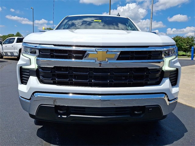 2025 Chevrolet Silverado 1500 LT photo 3