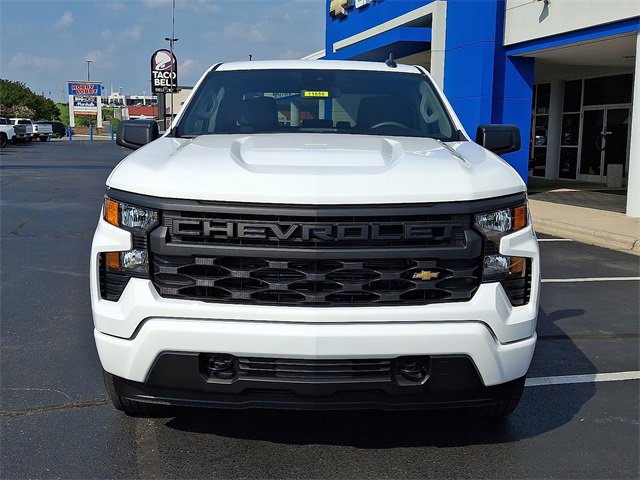 2025 Chevrolet Silverado 1500 Custom photo 3