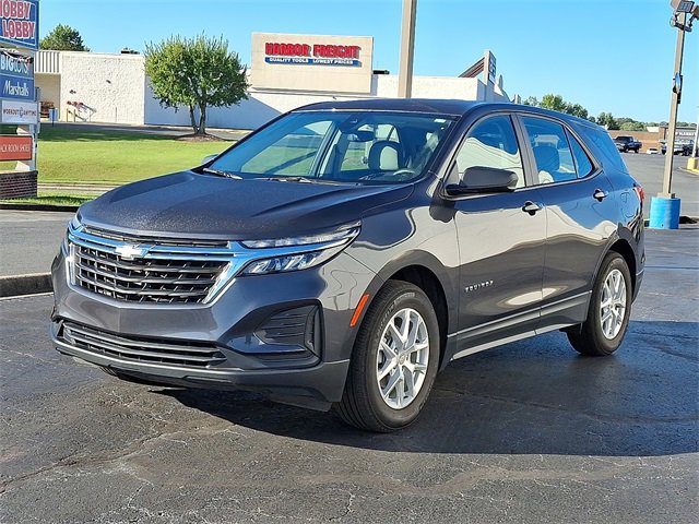 2022 Chevrolet Equinox LS photo 2