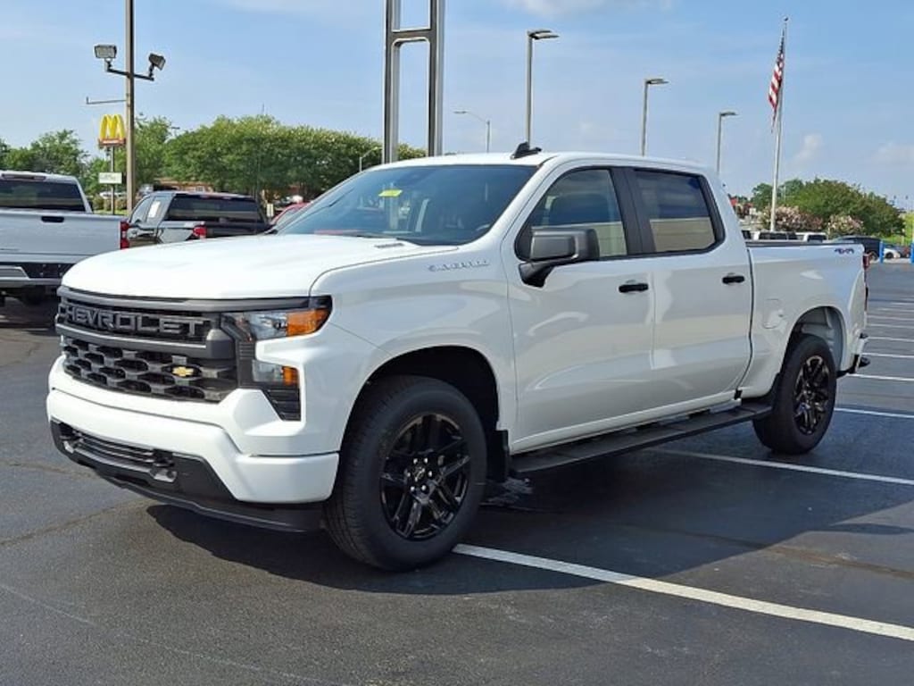 New 2025 Chevrolet Silverado 1500 Custom Truck