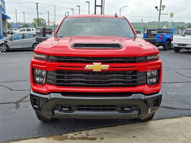 2025 Chevrolet Silverado 2500HD Custom photo 3