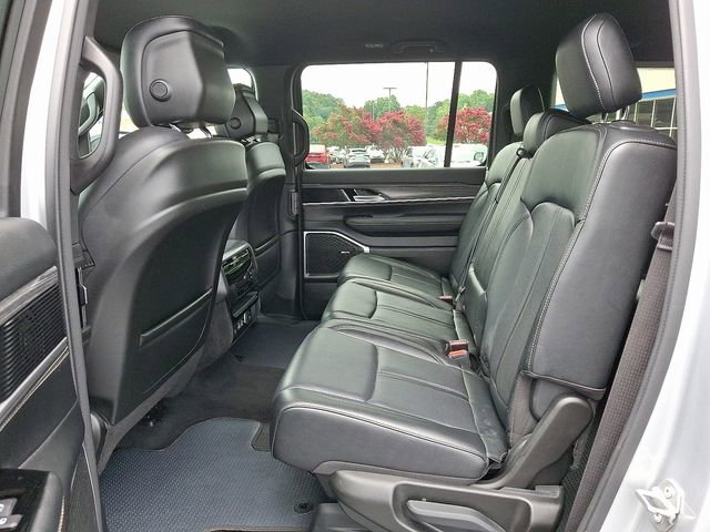 2024 Jeep Wagoneer L Series II - Photo 10