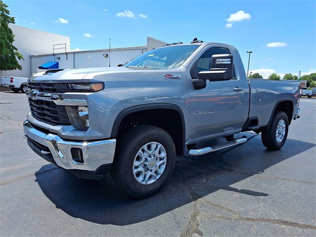2025 Chevrolet Silverado 2500HD LT photo 4