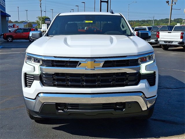 2026 Chevrolet Silverado 1500 LT photo 3