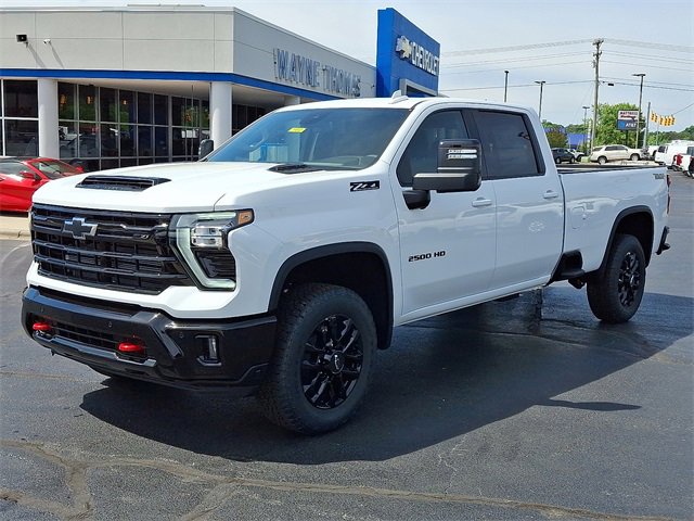 2025 Chevrolet Silverado 2500HD LTZ photo 4