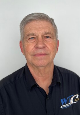 Staff member Mike Brown from ID_8e62ea2cd95c