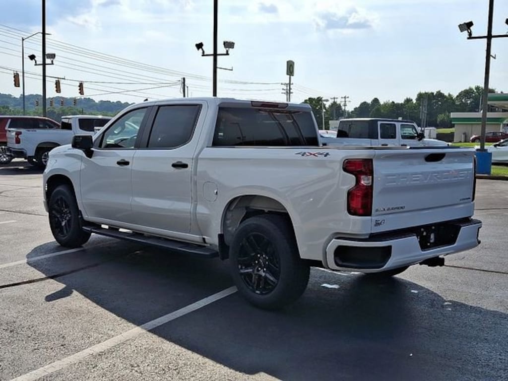 New 2025 Chevrolet Silverado 1500 Custom Truck