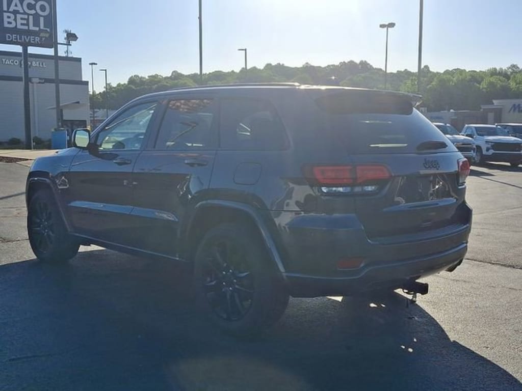 Used 2018 Jeep Grand Cherokee Altitude SUV