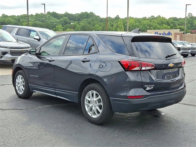 2022 Chevrolet Equinox LS photo 3