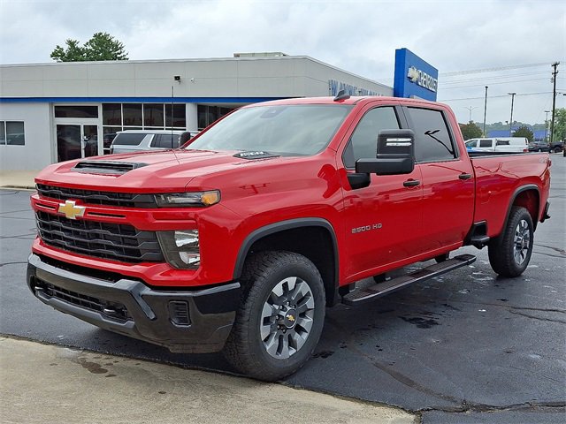 2025 Chevrolet Silverado 2500HD Custom photo 4