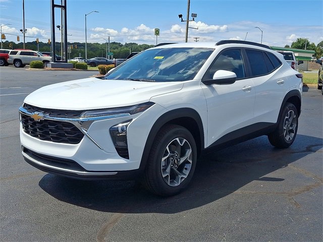 2025 Chevrolet Trax LT photo 4