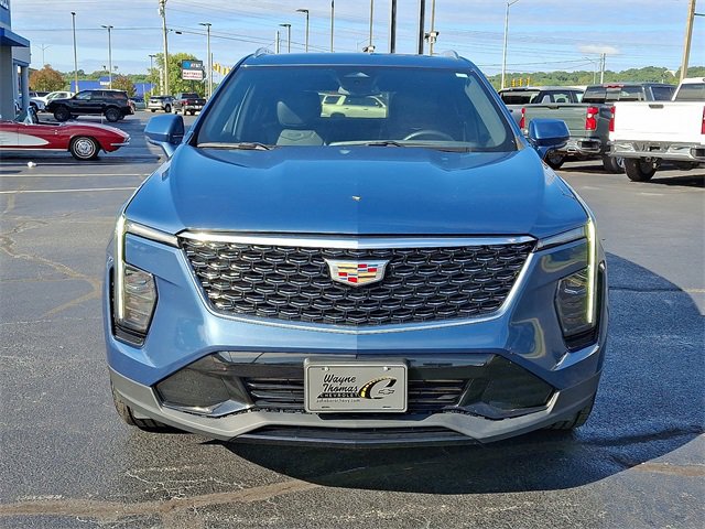 2024 Cadillac XT4 Premium Luxury photo 3