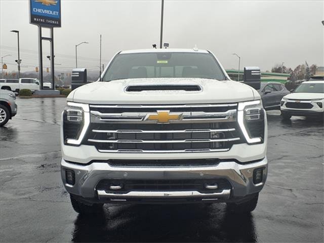 2025 Chevrolet Silverado 2500HD LTZ photo 3