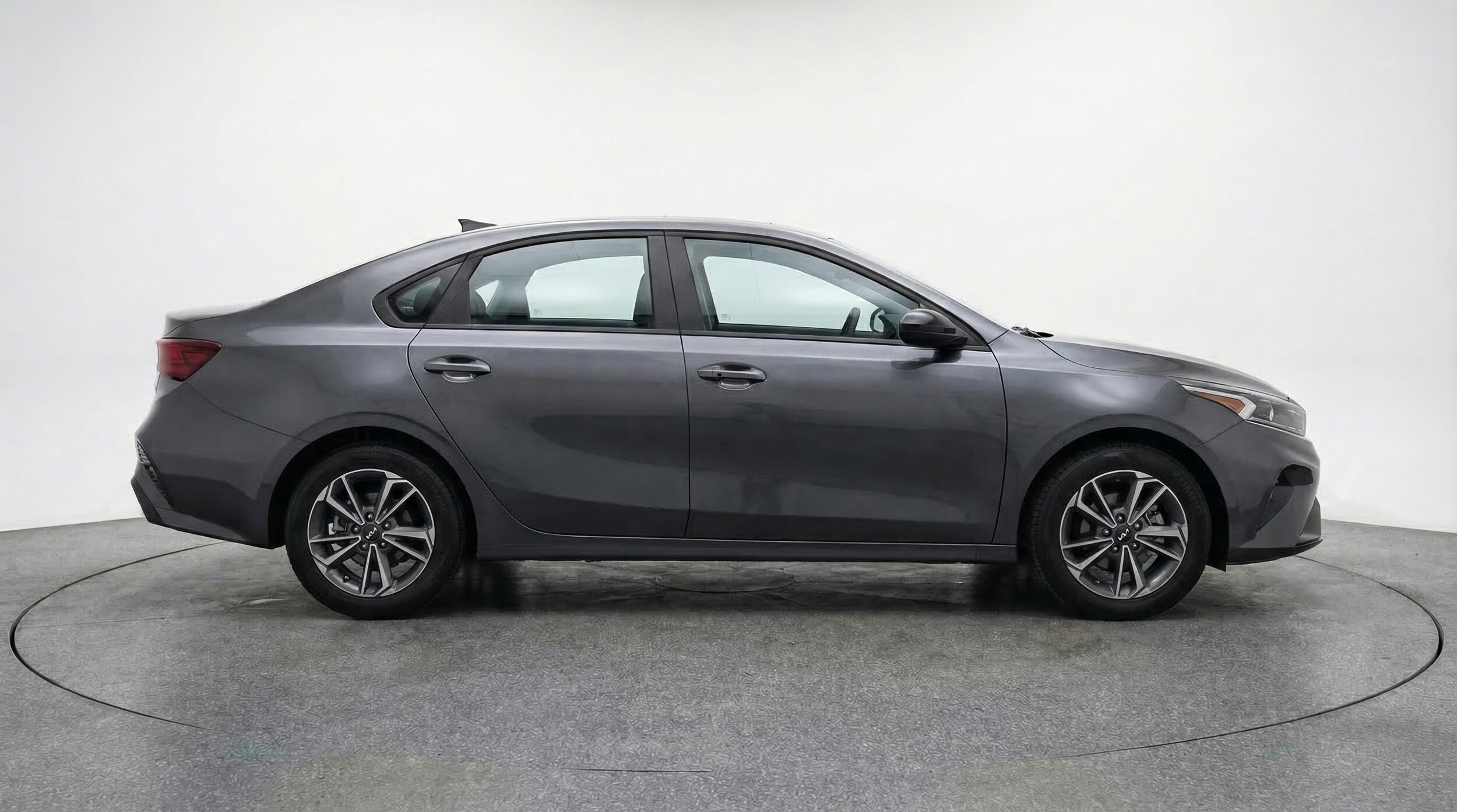 Thumbnail: 2024 Kia Forte - 8