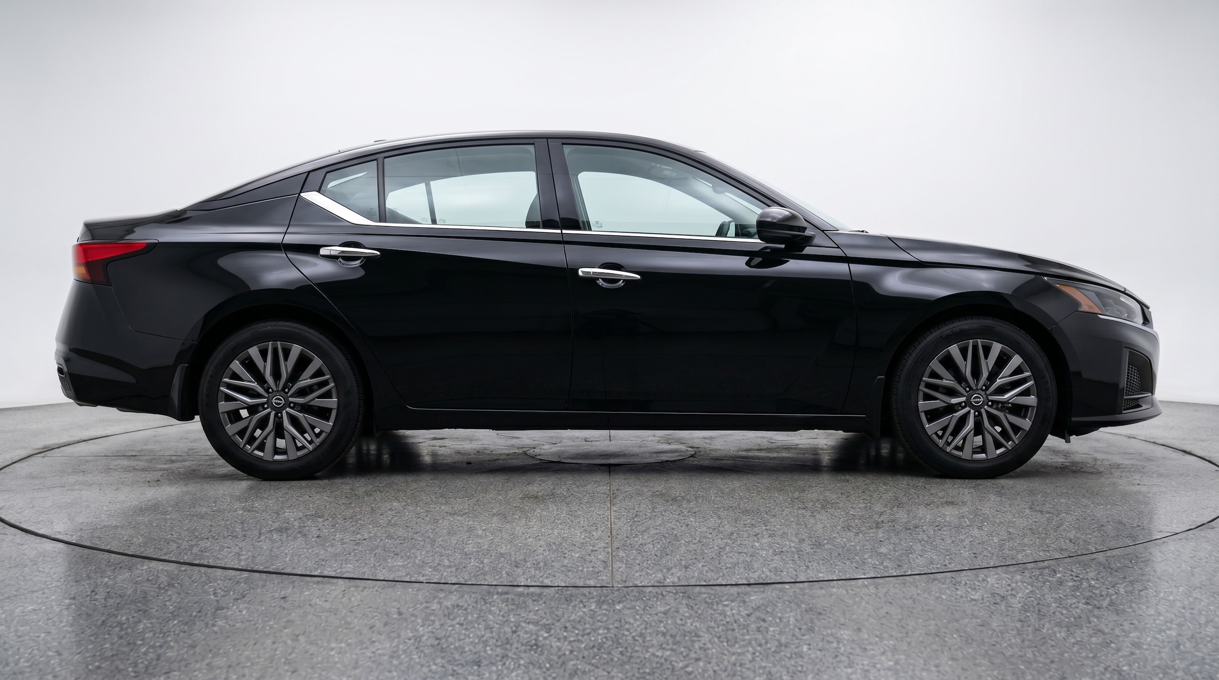 Thumbnail: 2025 Nissan Altima - 8