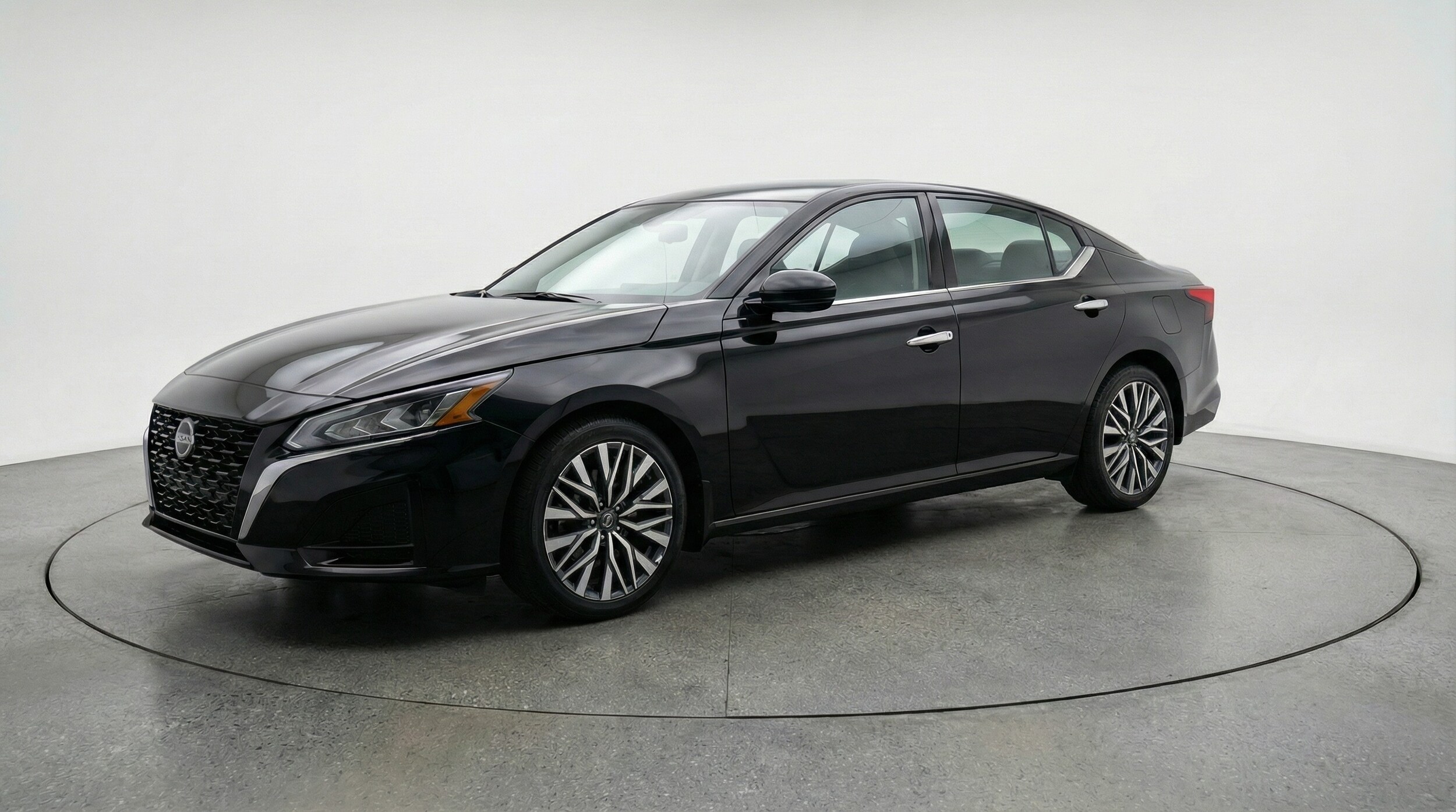 Thumbnail: 2025 Nissan Altima - 3