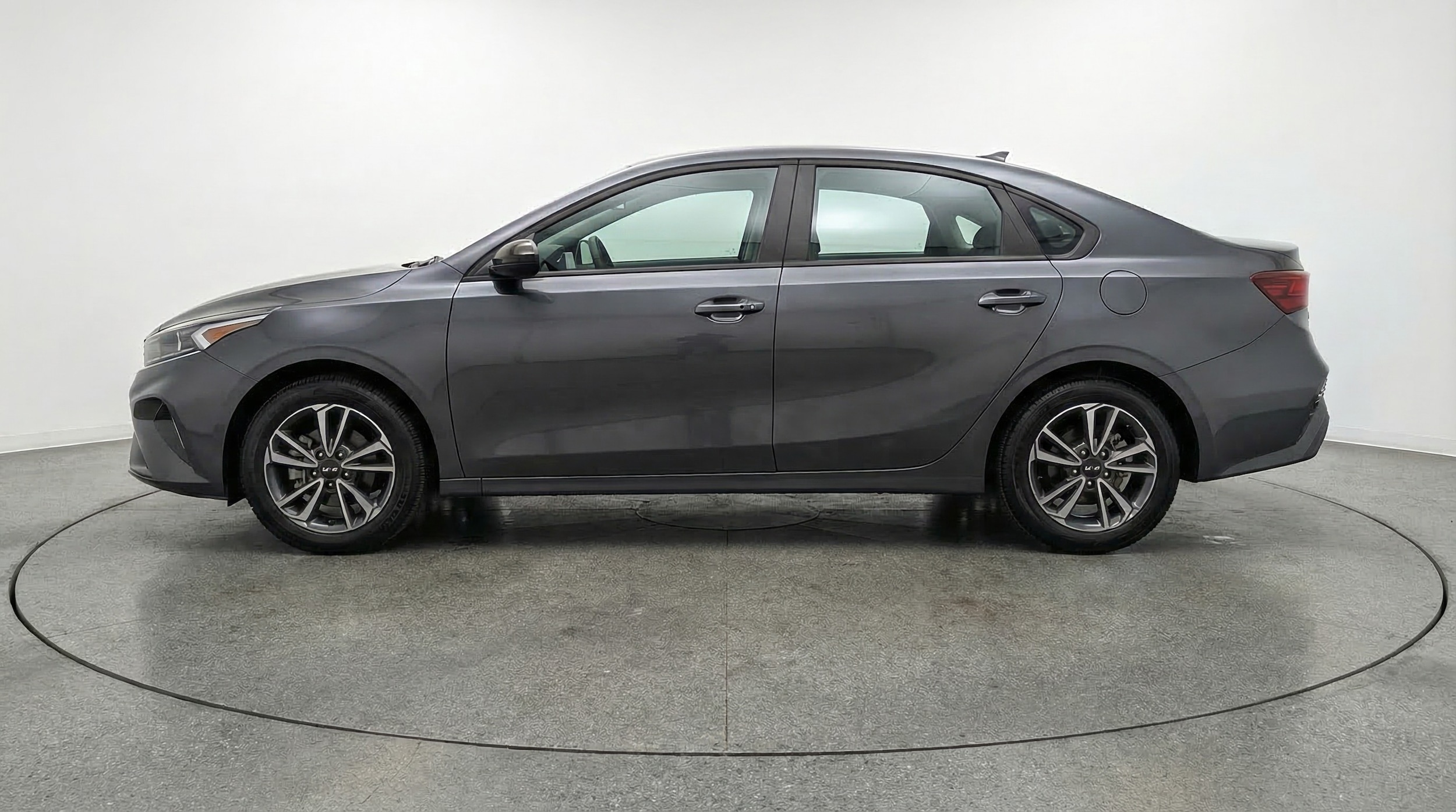 Thumbnail: 2024 Kia Forte - 4