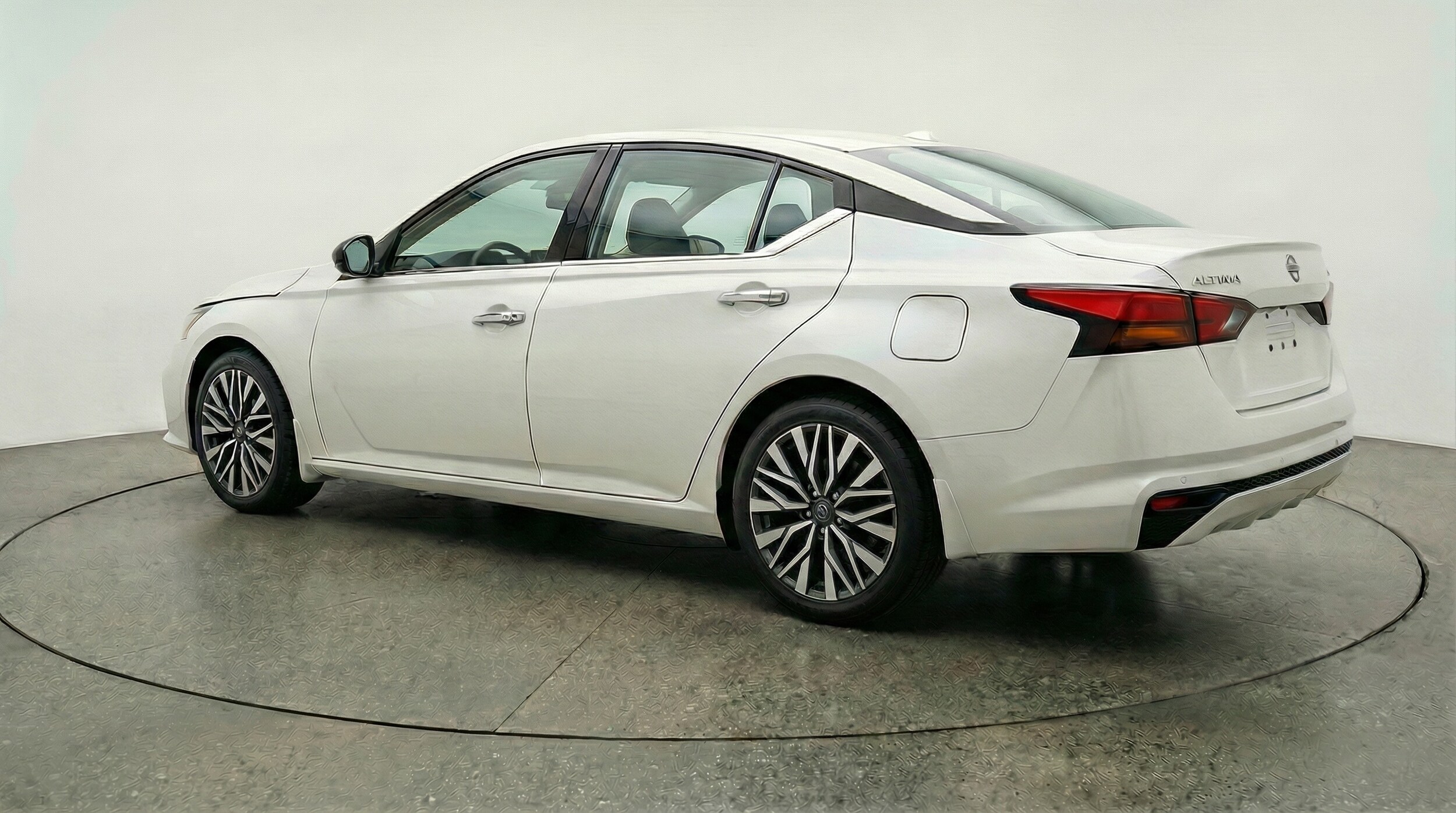 Thumbnail: 2025 Nissan Altima - 5