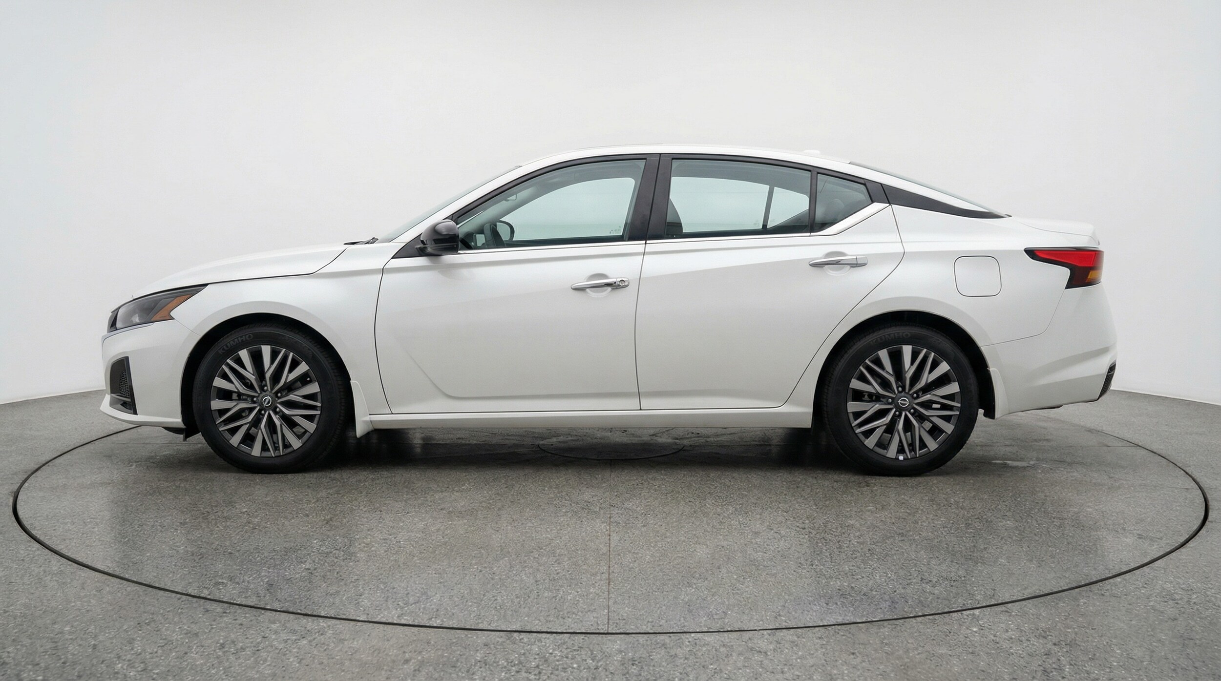 Thumbnail: 2025 Nissan Altima - 4