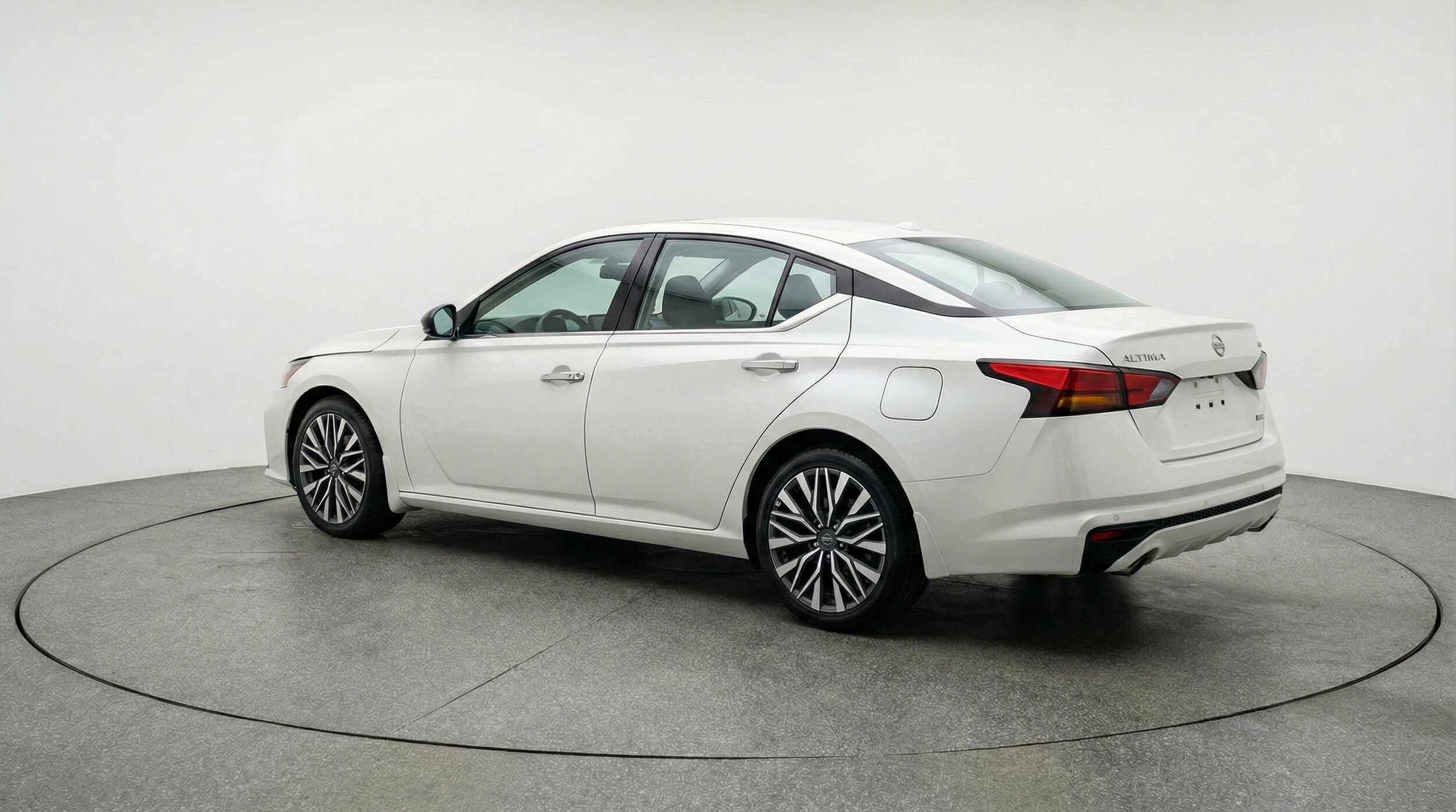 Thumbnail: 2025 Nissan Altima - 5