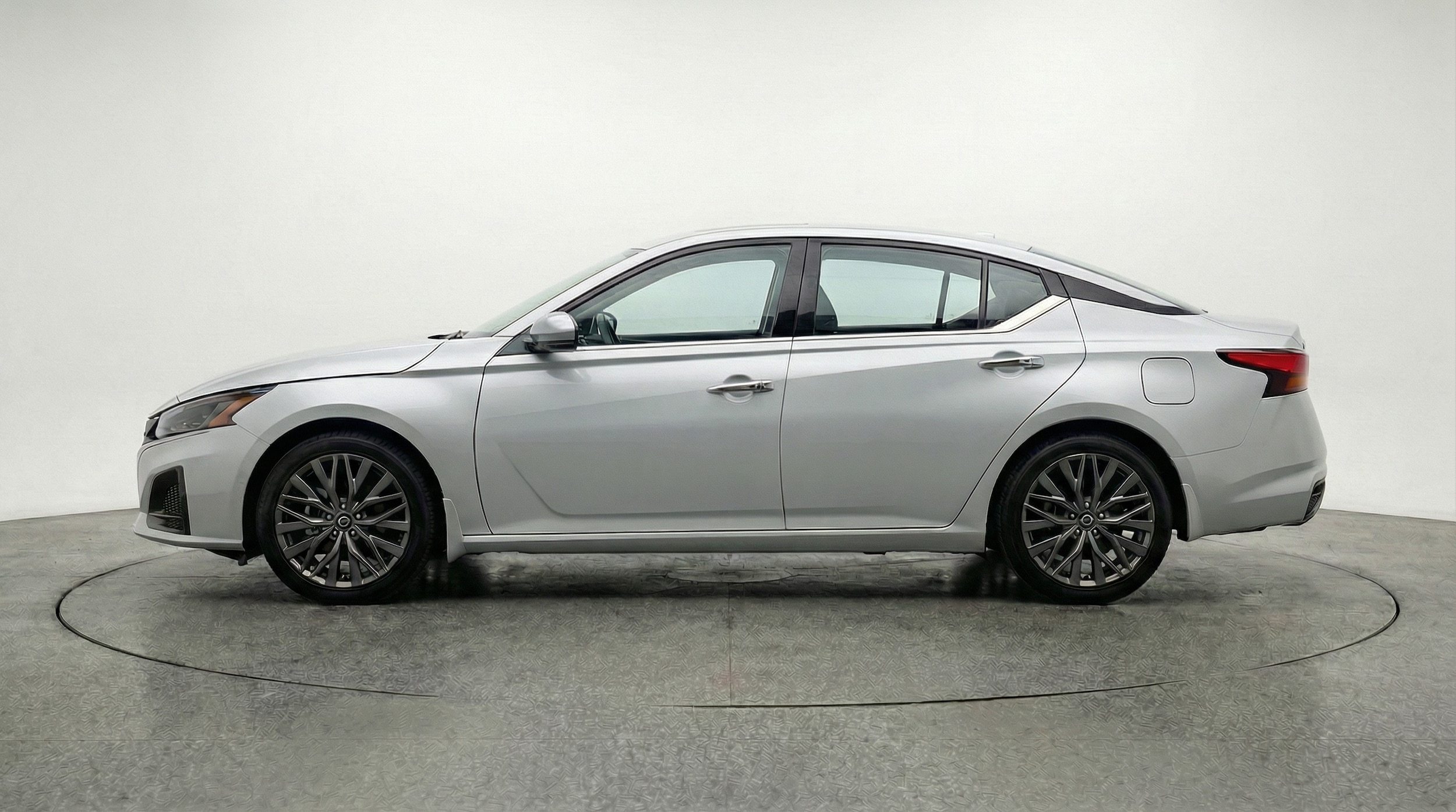Thumbnail: 2025 Nissan Altima - 4
