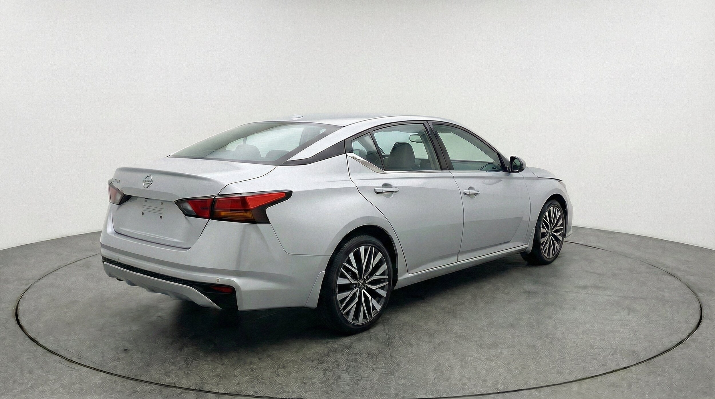 Thumbnail: 2025 Nissan Altima - 9