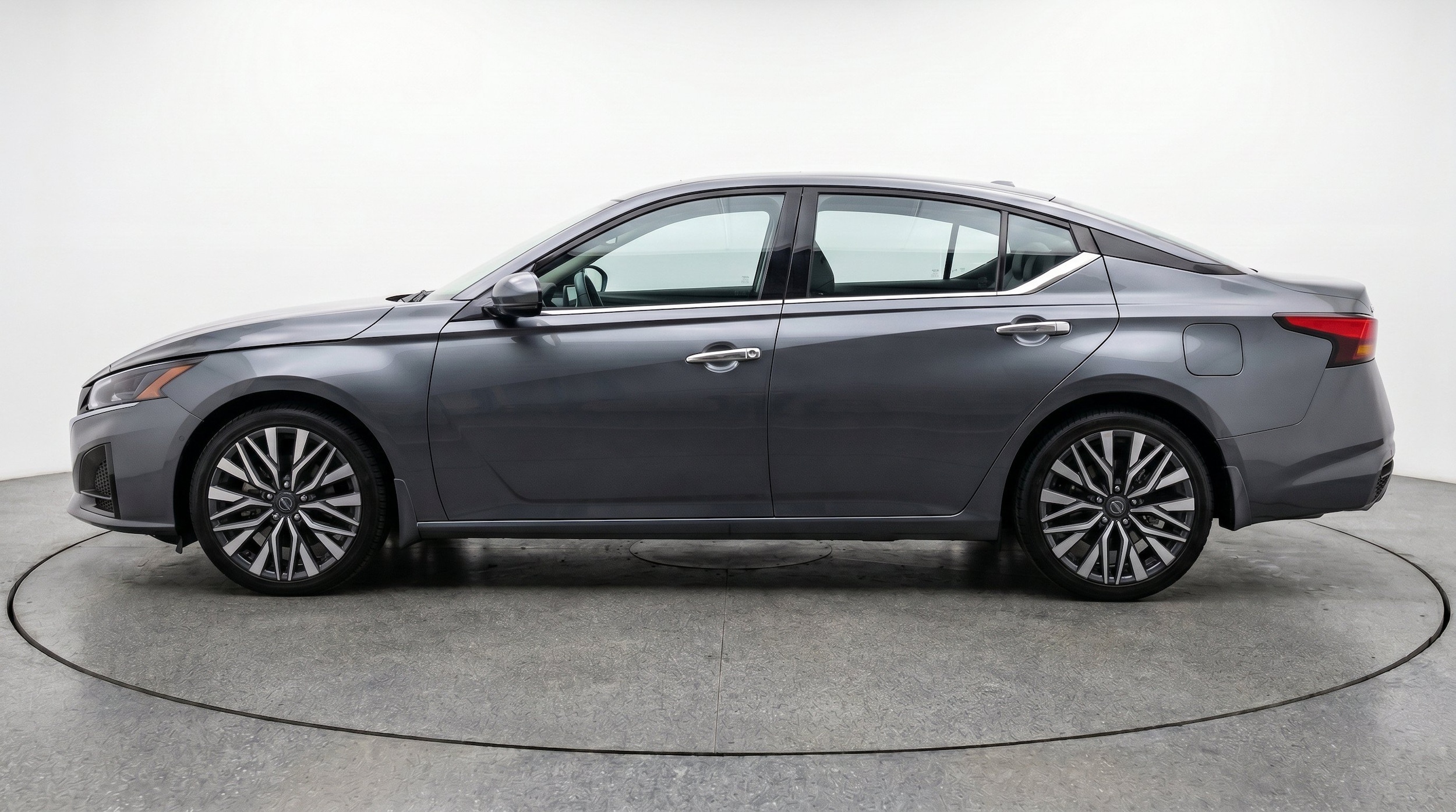 Thumbnail: 2025 Nissan Altima - 5
