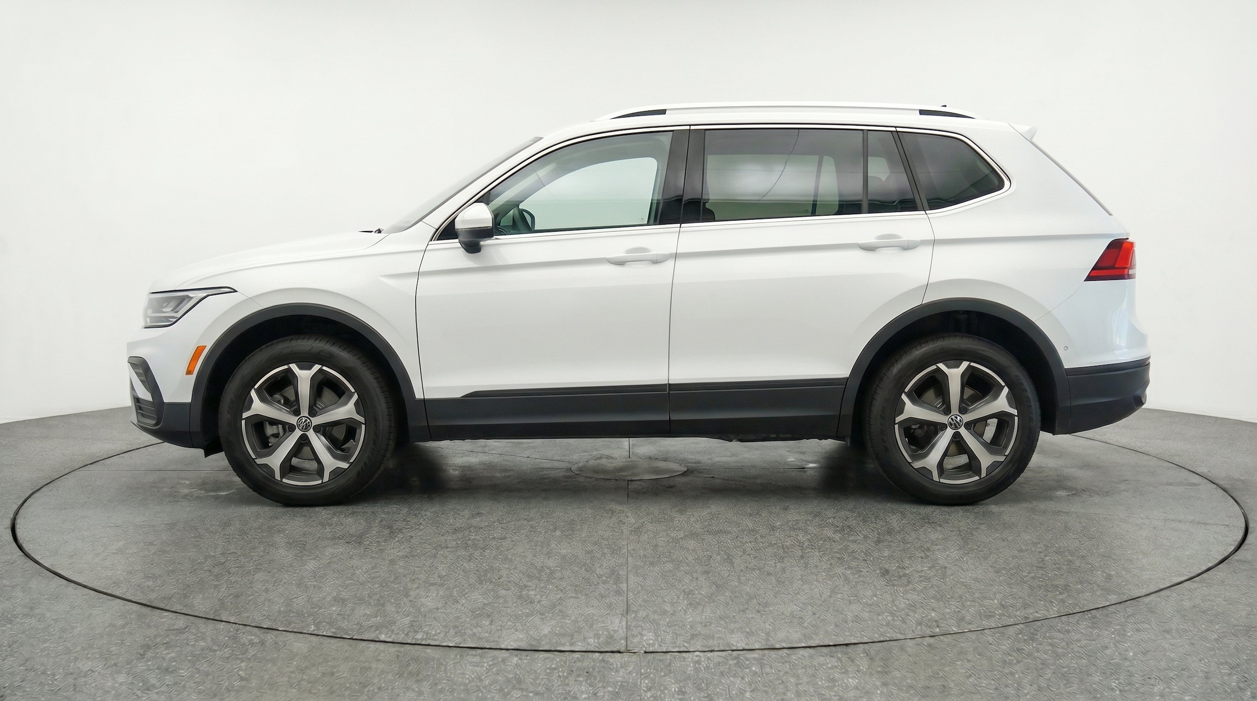 Thumbnail: 2026 Volkswagen Tiguan - 5