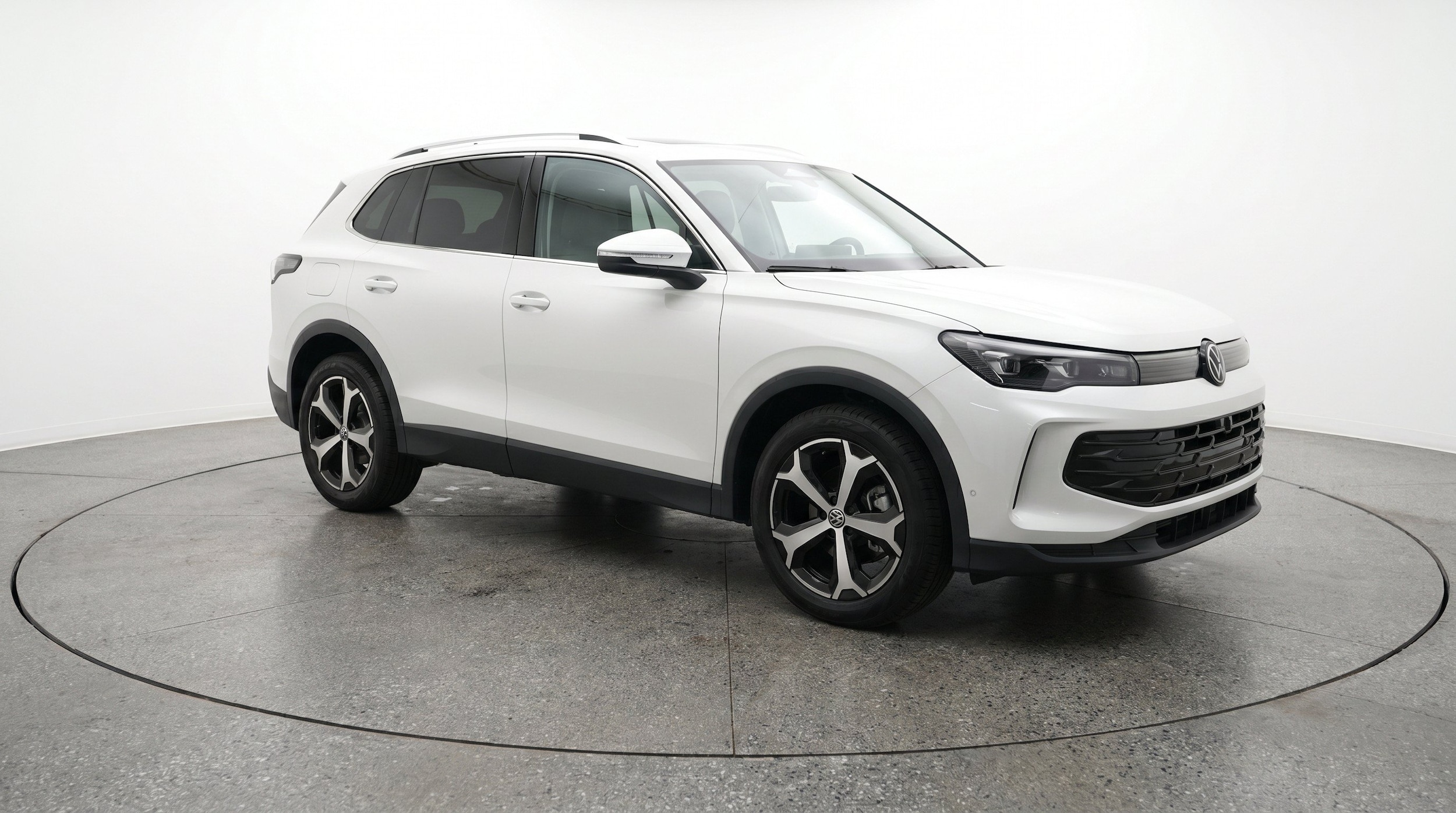 Thumbnail: 2026 Volkswagen Tiguan - 3