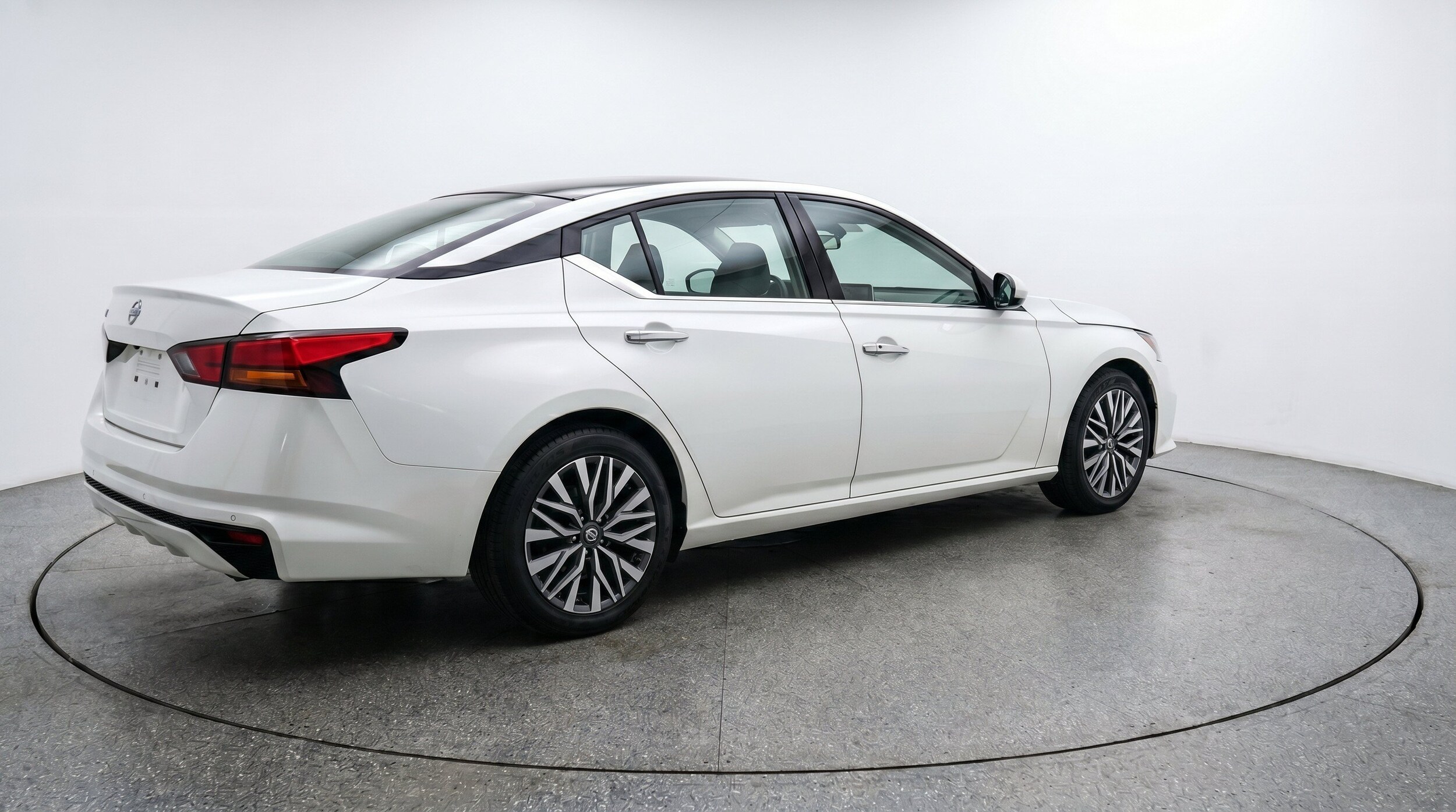 Thumbnail: 2025 Nissan Altima - 9