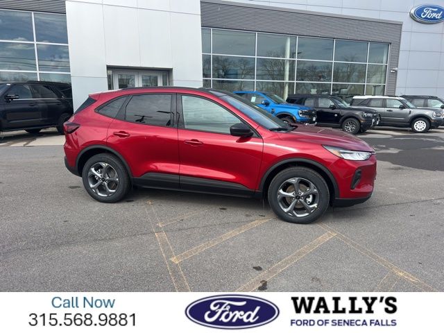 2025 Ford Escape ST-Line photo 2