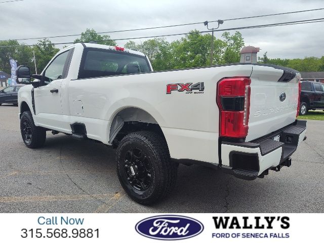 2025 Ford F-350 XL photo 4