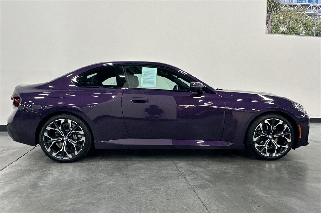 2025 Bmw 230i photo 3