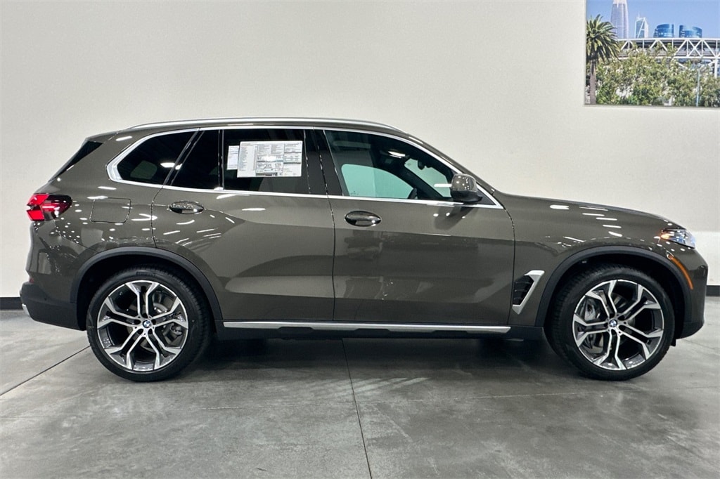 New 2026 BMW X5 PHEV xDrive50e SUV