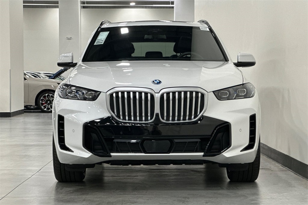 New 2026 BMW X5 PHEV xDrive50e SUV