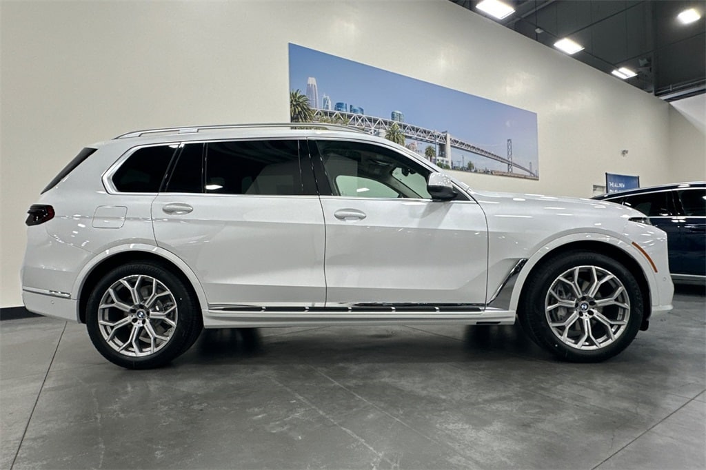 New 2026 BMW X7 xDrive40i SUV