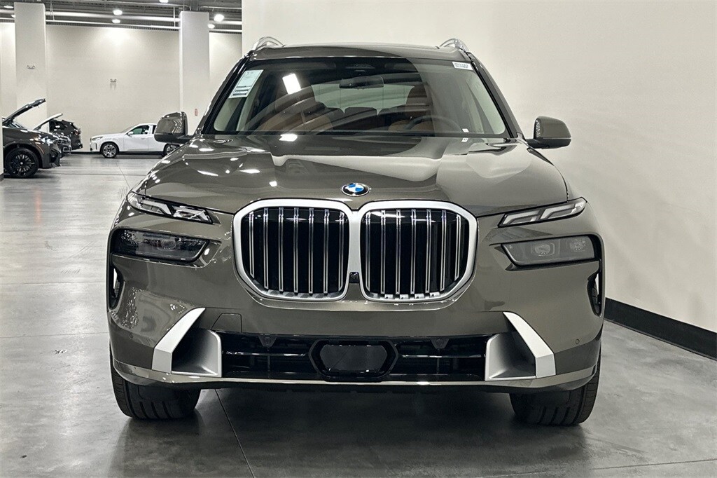 New 2026 BMW X7 xDrive40i SUV