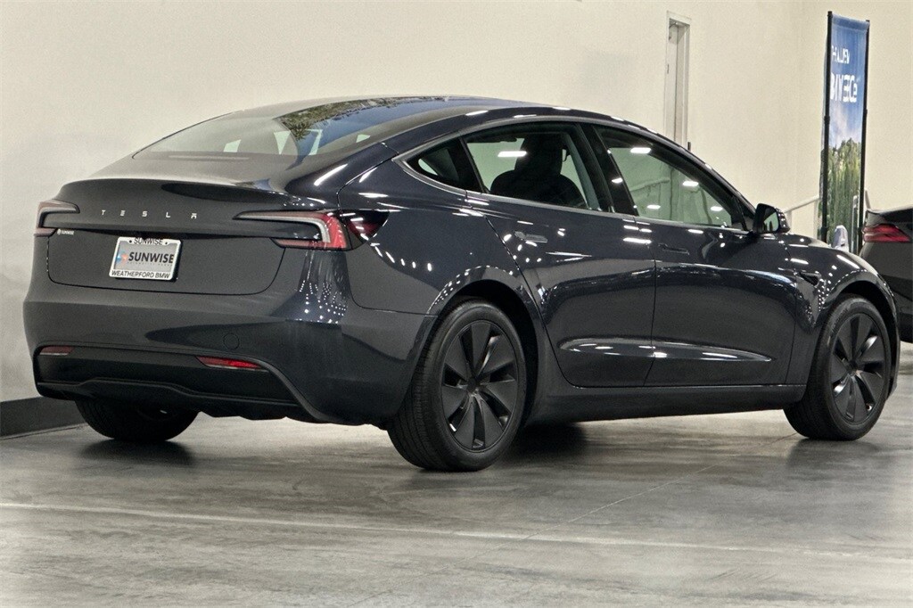 2025 Tesla Model 3 Long Range photo 4
