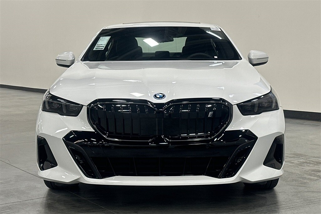 New 2026 BMW i5 eDrive40 Sedan