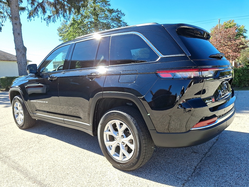 Used 2023 Jeep Grand Cherokee Limited 4x4 SUV