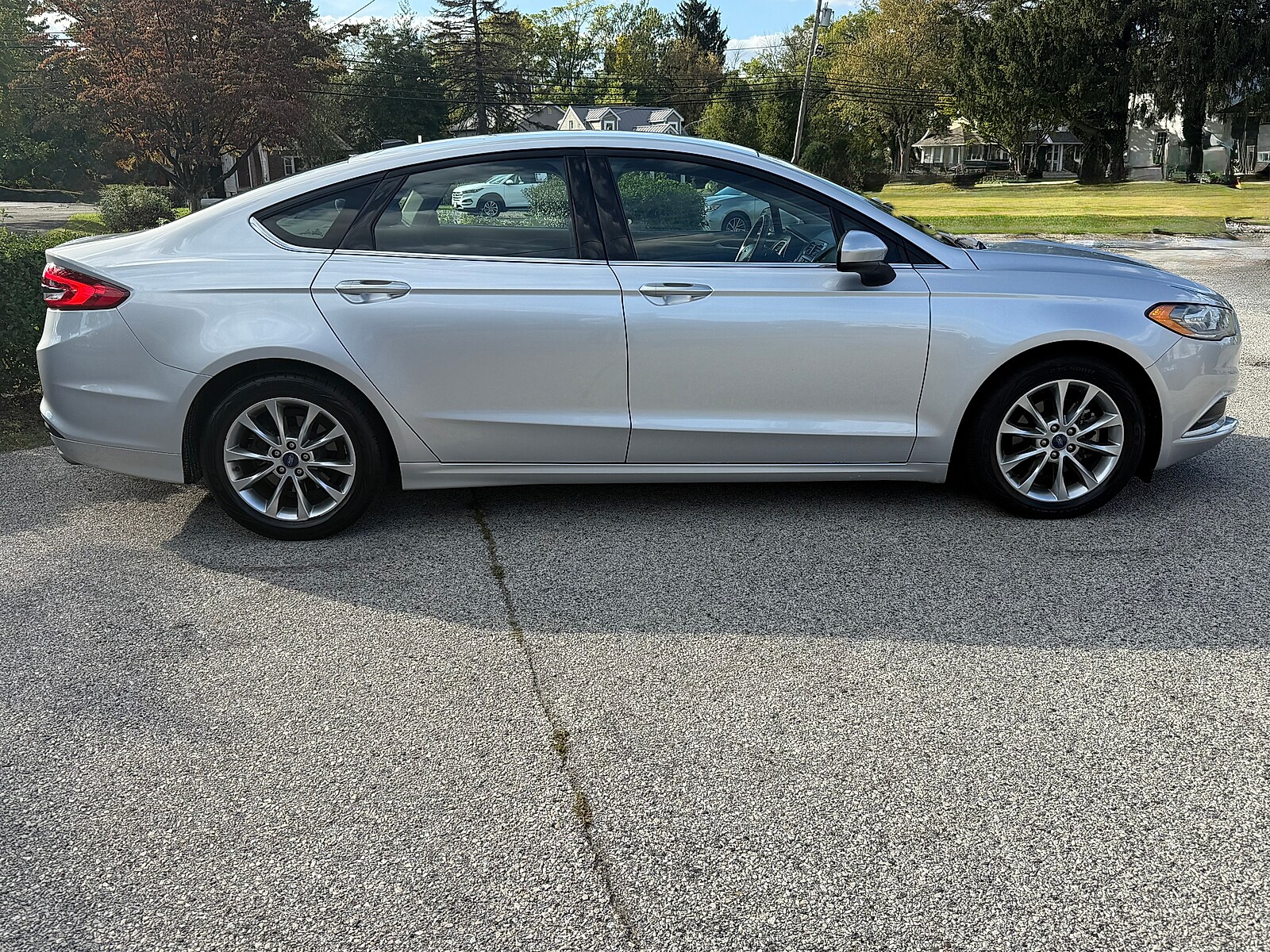 2017 Ford Fusion SE photo 3