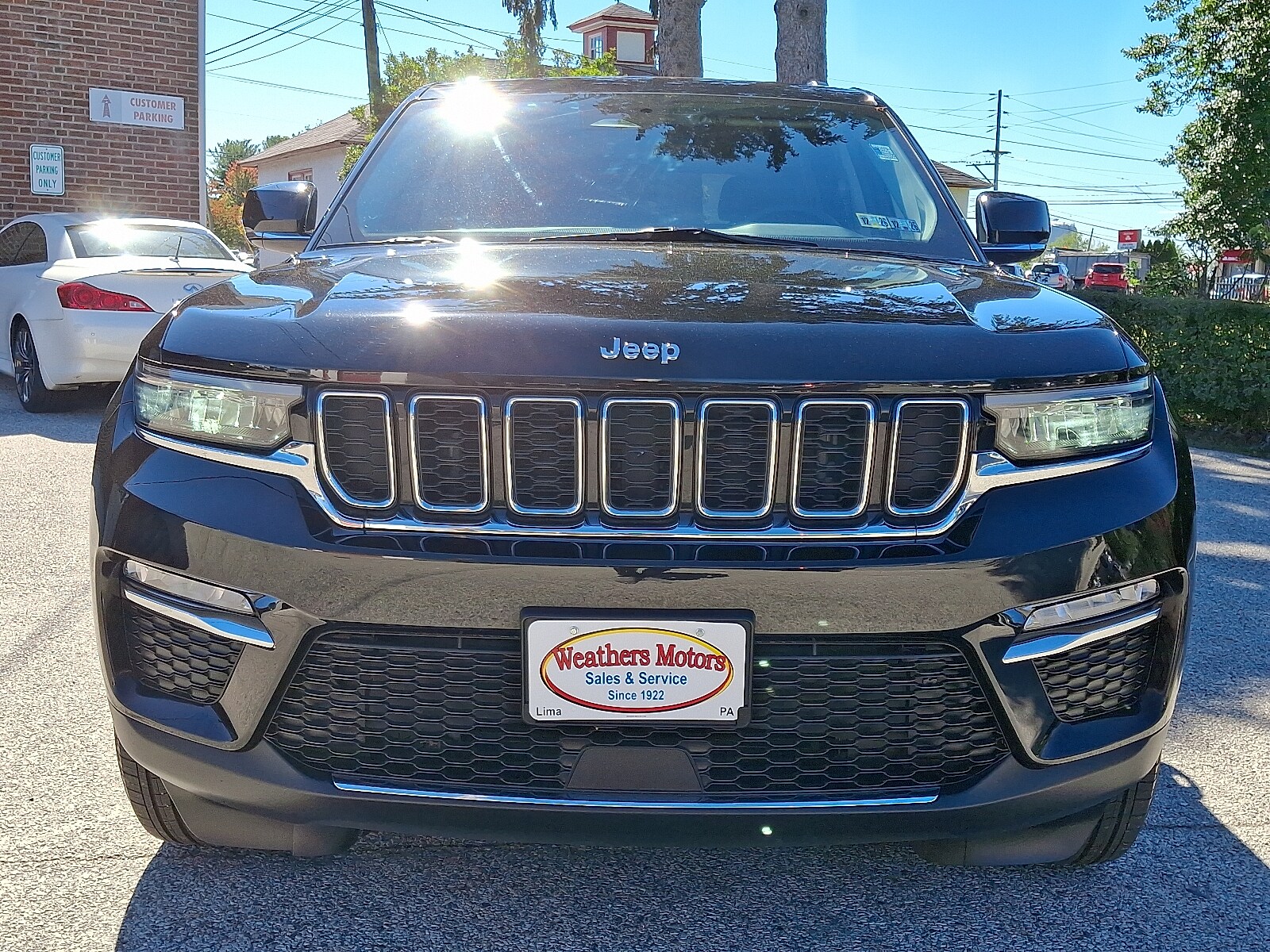 2023 Jeep Grand Cherokee Limited photo 2