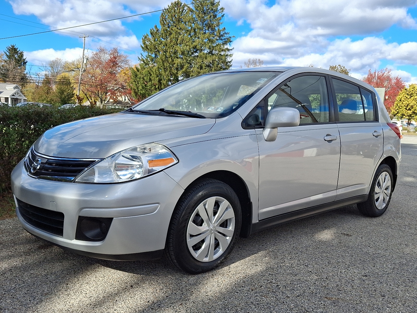 2012 Nissan Versa 1.8 S photo 3