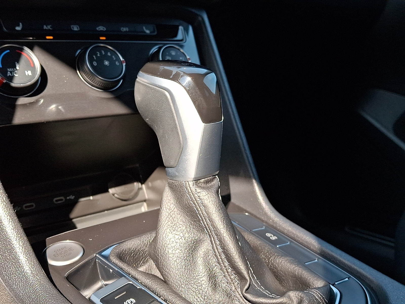 2024 Volkswagen Tiguan Wolfsburg Edition - Photo 15